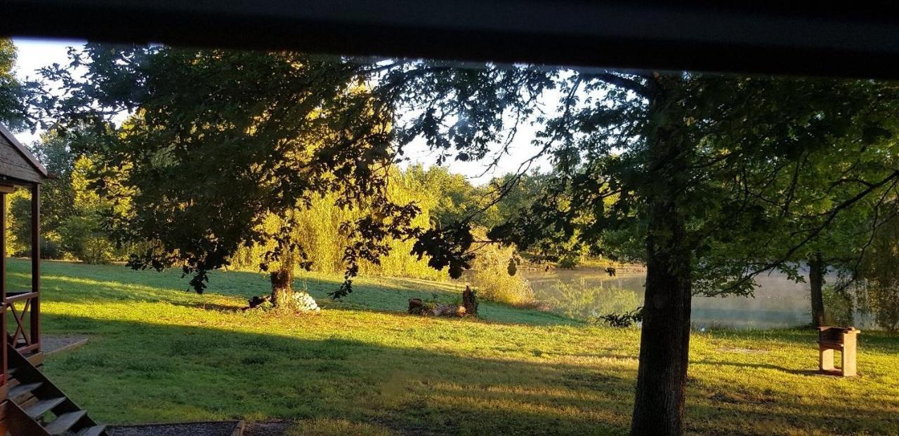 Camping Les Lacs D'Armagnac Bretagne-d'Armagnac Esterno foto