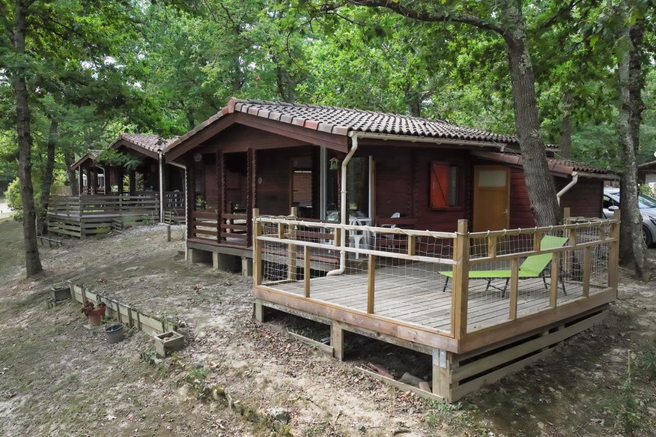 Camping Les Lacs D'Armagnac Bretagne-d'Armagnac Esterno foto