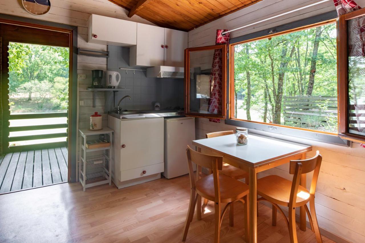 Camping Les Lacs D'Armagnac Bretagne-d'Armagnac Esterno foto