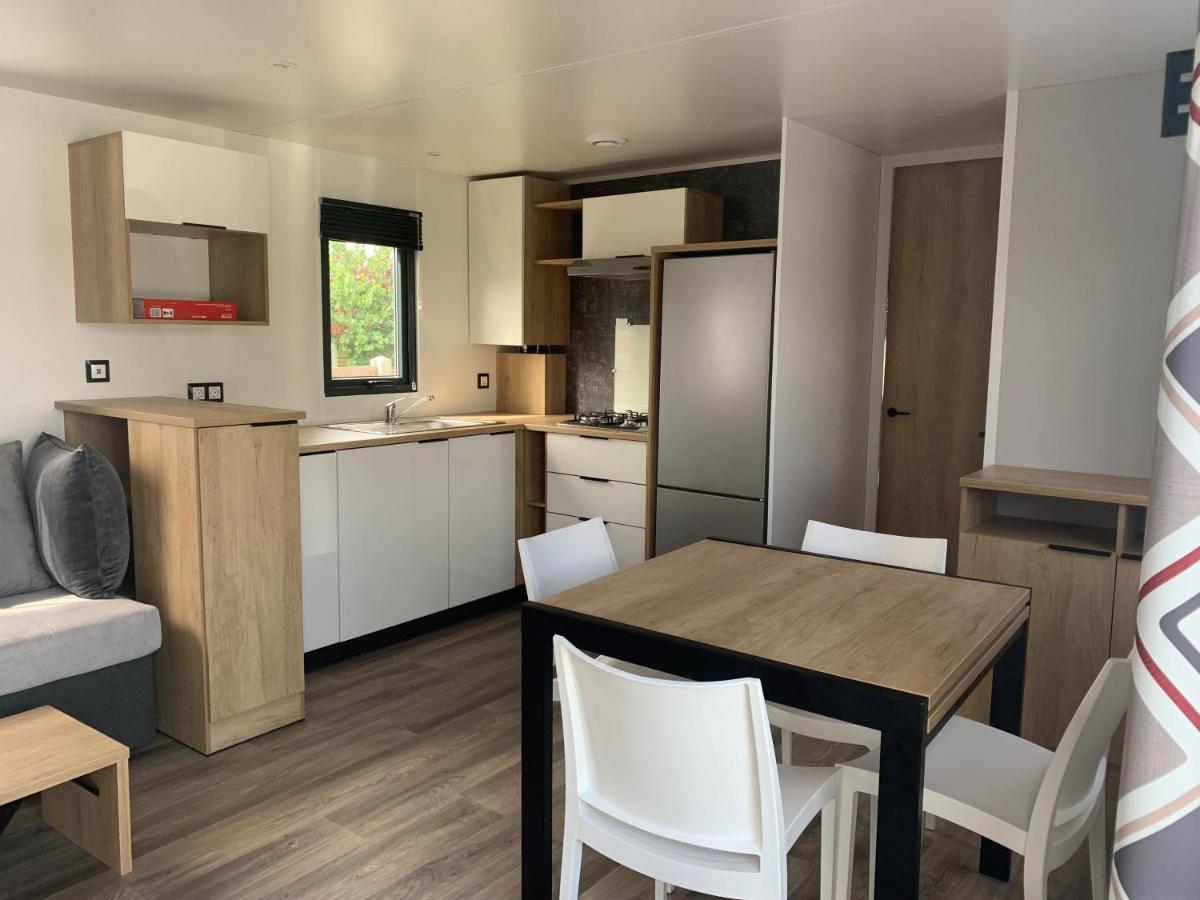 Camping Les Lacs D'Armagnac Bretagne-d'Armagnac Esterno foto