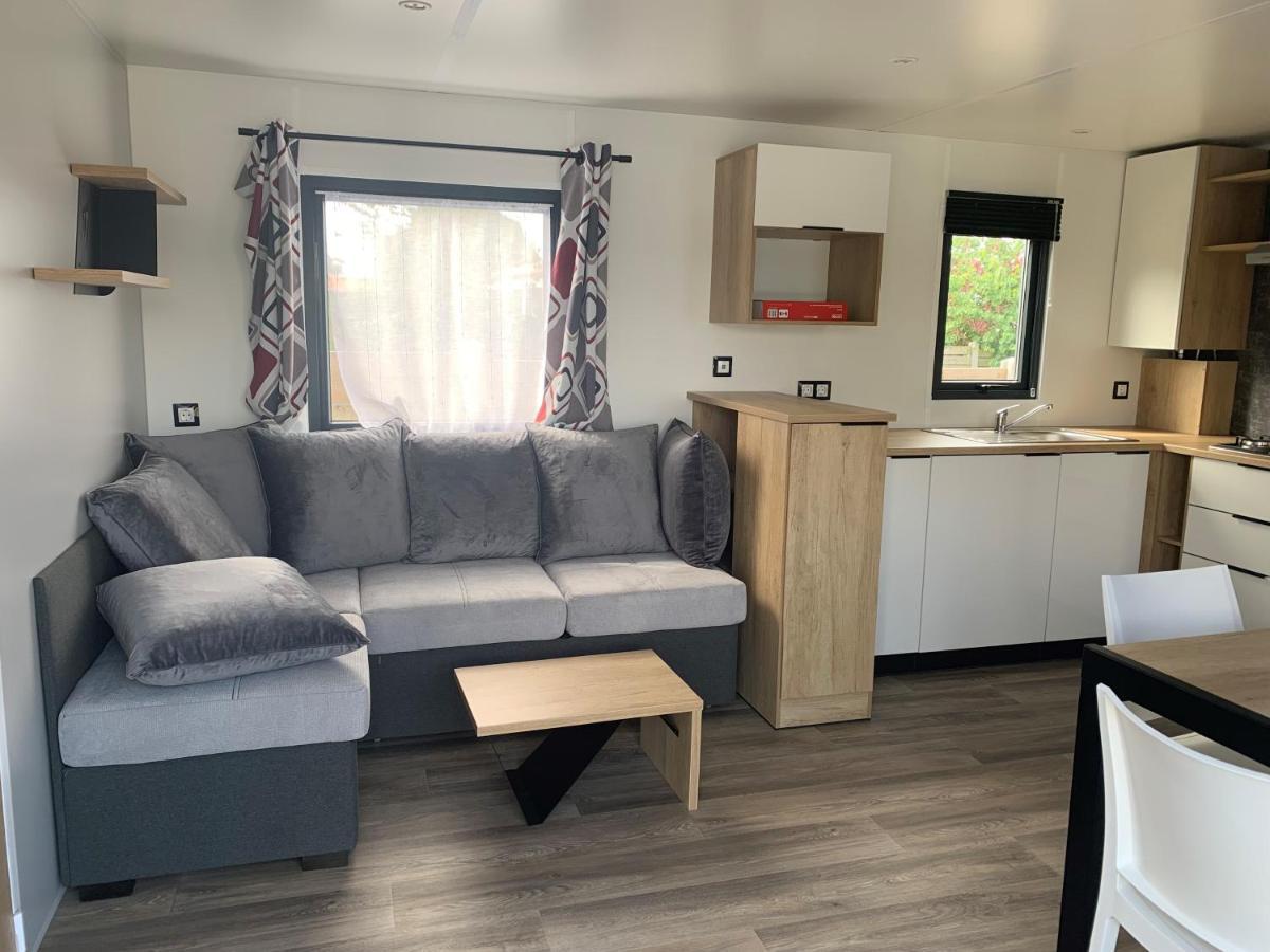 Camping Les Lacs D'Armagnac Bretagne-d'Armagnac Esterno foto