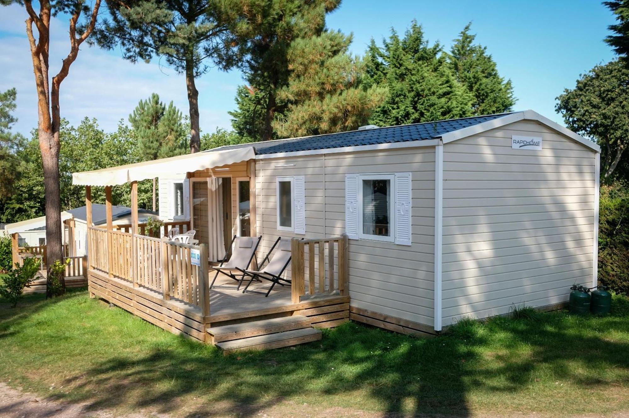 Camping Les Lacs D'Armagnac Bretagne-d'Armagnac Esterno foto