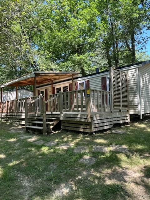 Camping Les Lacs D'Armagnac Bretagne-d'Armagnac Esterno foto